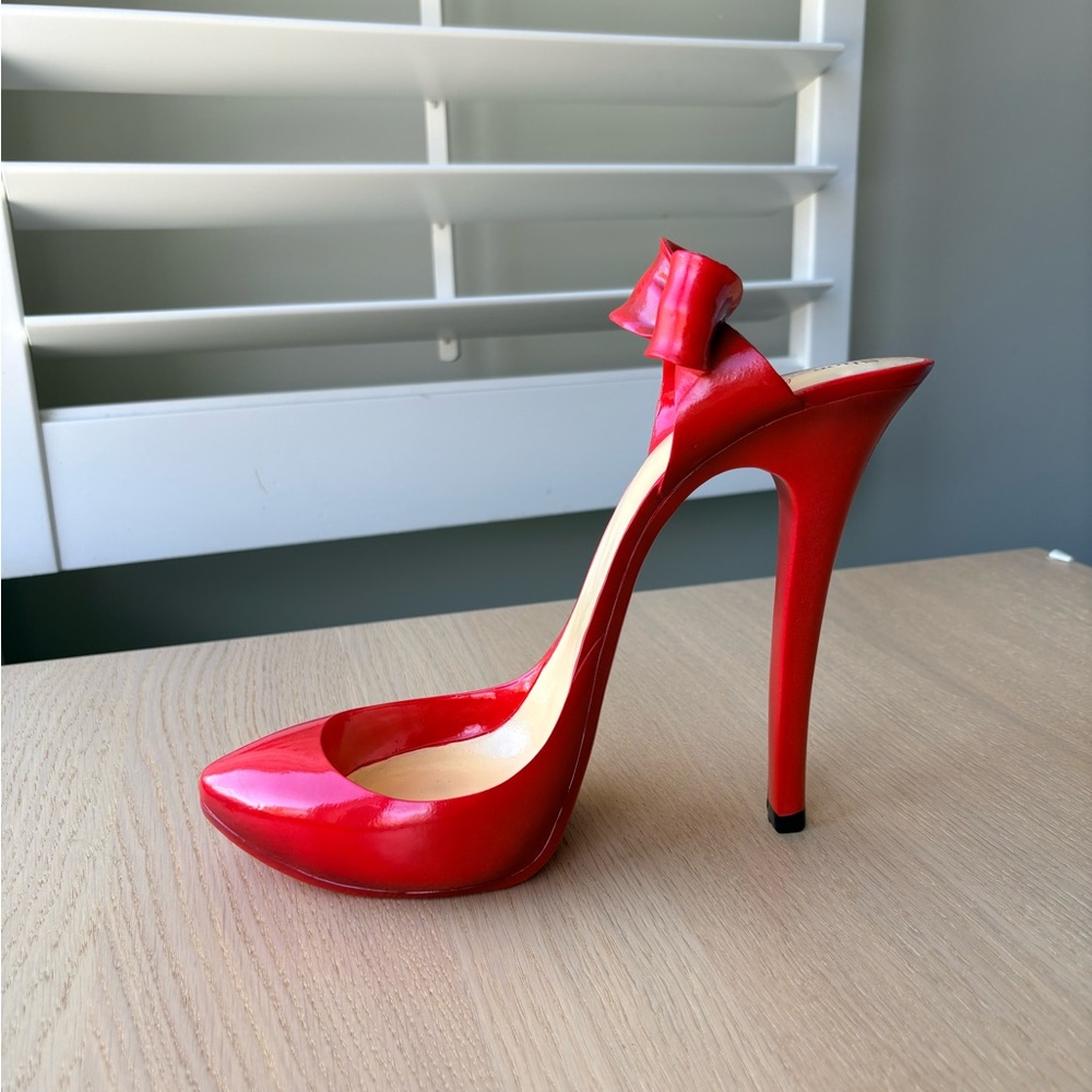 Shoe la la- Elegant Red High Heel Shoe Wine Holder